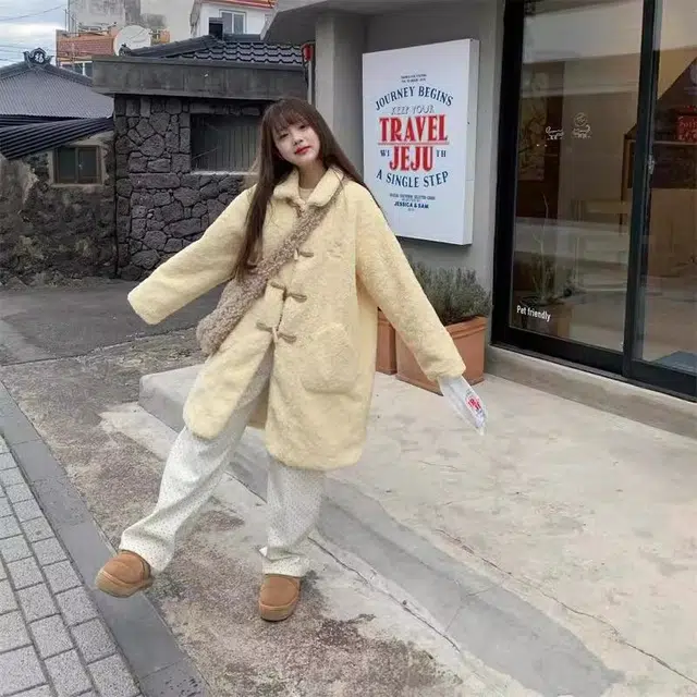 邓大喵 软糯环保羊羔毛外套女牛角扣皮毛一体冬慵懒气质毛毛上衣皮草 女款