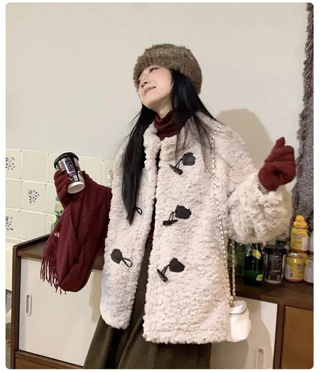 邓大喵 冬季刷花牛角扣环保外套女保暖宽松羊羔毛上衣潮皮草 女款