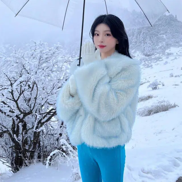 邓大喵 冬季毛毛渐变蓝色可爱甜美娃娃领保暖加厚短款外套女薄款皮草 女款