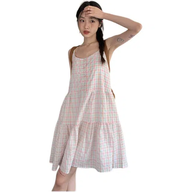 邓大喵 夏季俏皮少女感吊带女甜美小清新宽松减龄显瘦撞色格纹裙子连衣裙 女款