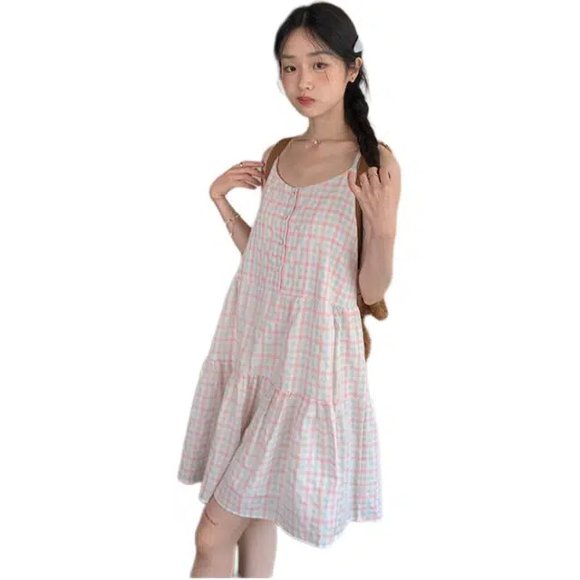 邓大喵 夏季俏皮少女感吊带女甜美小清新宽松减龄显瘦撞色格纹裙子连衣裙 女款