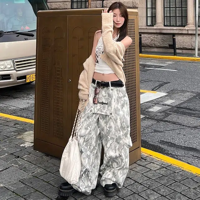 邓大喵 美式复古浅灰色迷彩不规则印花飘带分割设计梭织长裤休闲裤 女款