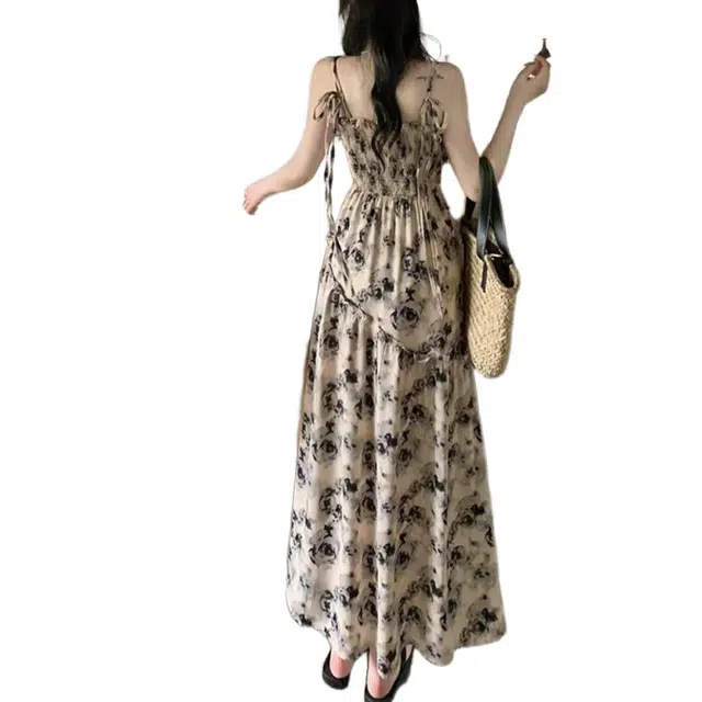 邓大喵 时尚惊艳度假风森系碎花简约吊带连衣裙 女款
