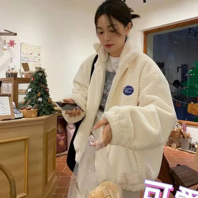 邓大喵 秋冬韩版宽松加厚卫衣獭兔毛仿女士外套小个上衣爆款皮草 女款
