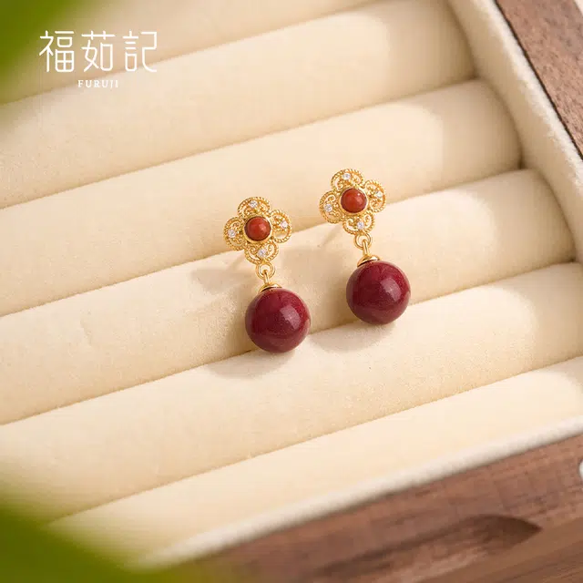 福茹记 【朱事如意】四叶如意纹  新中式复古红色大气显白 朱砂 耳钉 女款