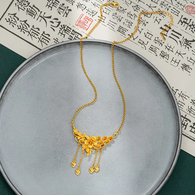 饰福瑞 梅花吊坠 新娘婚嫁三金百搭饰品  小众设计高级时尚 通勤百搭好运 合金 项链 男女同款情侣款