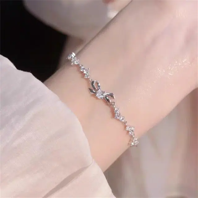 饰福瑞 闪耀蝴蝶结手饰 小众轻奢高级感小碎钻设计简约百搭时尚森系甜美在逃公主 甜蜜饰爱#好运 合金 手链 男女同款情侣款