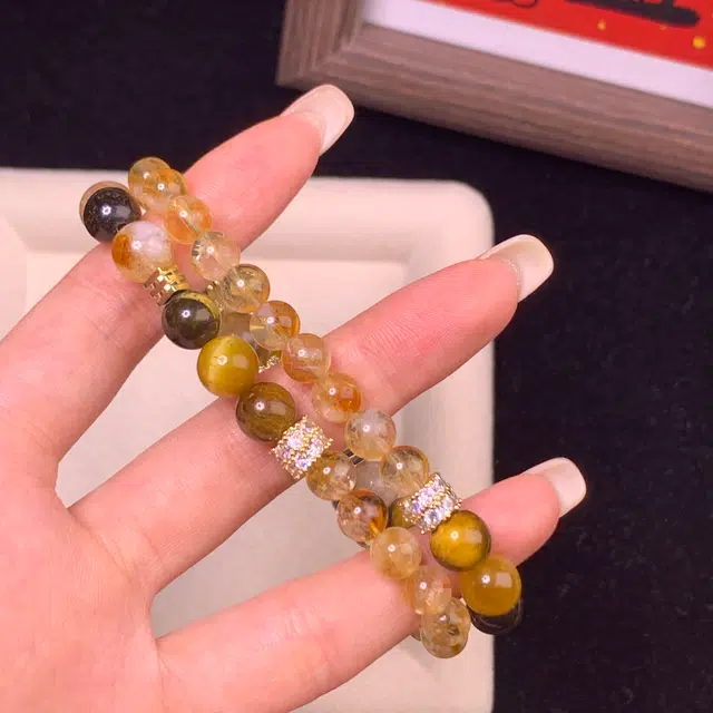 饰福瑞 金霸大综合 精致轻奢小众高级感 招财聚宝 好运连连 显白爆闪 新中式天然 黄水晶 手串 男女同款情侣款