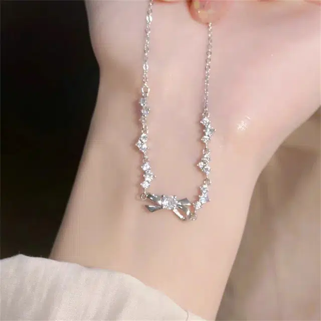 饰福瑞 闪耀蝴蝶结手饰 小众轻奢高级感小碎钻设计简约百搭时尚森系甜美在逃公主 甜蜜饰爱#好运 合金 手链 男女同款情侣款