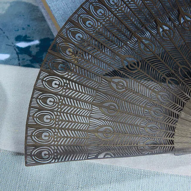 仙作美 国风古典阴 雕刻孔雀开屏扇子 金丝楠 木作把件 女款 阴沉木
