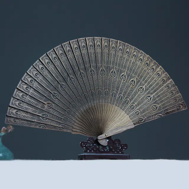 仙作美 国风古典阴 雕刻孔雀开屏扇子 金丝楠 木作把件 女款 阴沉木