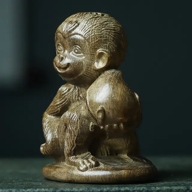 仙作美 【假一赔万】金丝楠木乌木雕刻灵猴献桃文玩手把件 阴沉木 木作摆件 男女同款情侣款