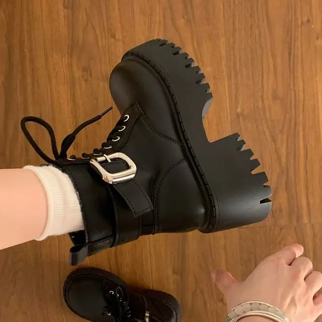 时尚厚底英伦风小个子必备帅气机车 短靴 女