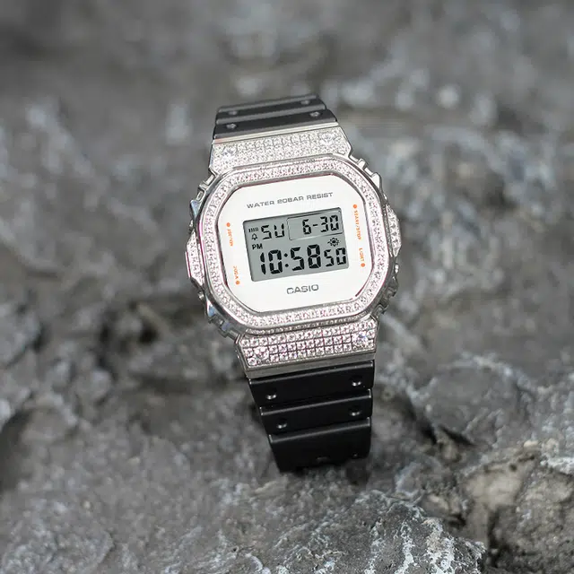 CASIO DW-5600WS-4