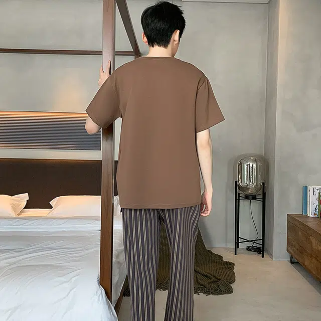 袋鼠 简约亲肤舒适休闲卡通印花圆领短袖上衣松紧腰条纹长裤睡衣套装 男款 巧克力色