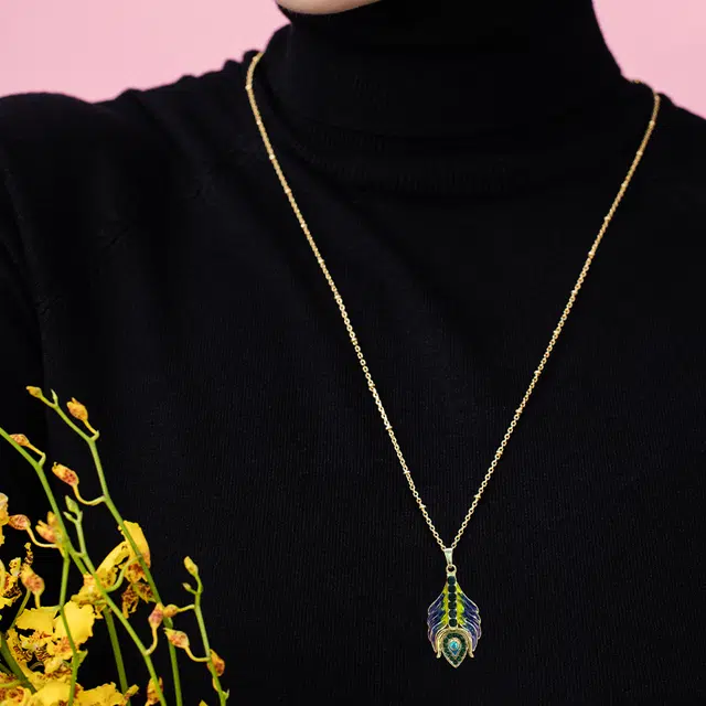 CHARFEN CHIC