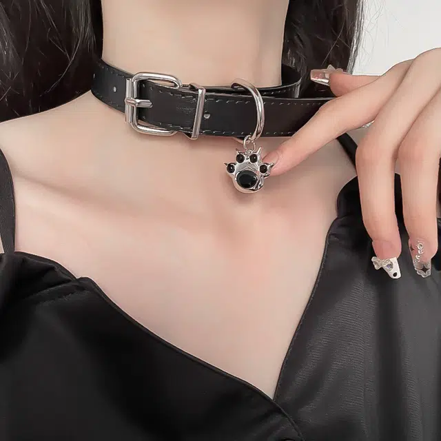 DVNRR choker y2k