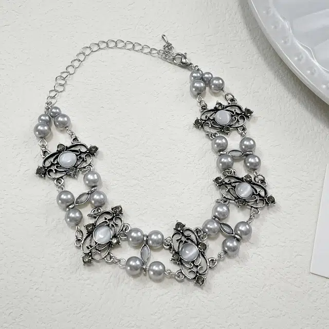 DVNRR choker y2k