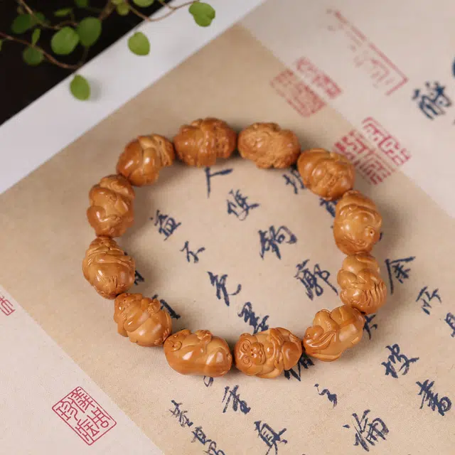 镯瑾 招财纳福 古风古色幸运好运提升 高级感满满 雕刻 优雅 生肖 小众百搭 新中式 #好运 橄榄核 手串 男女同款情侣款