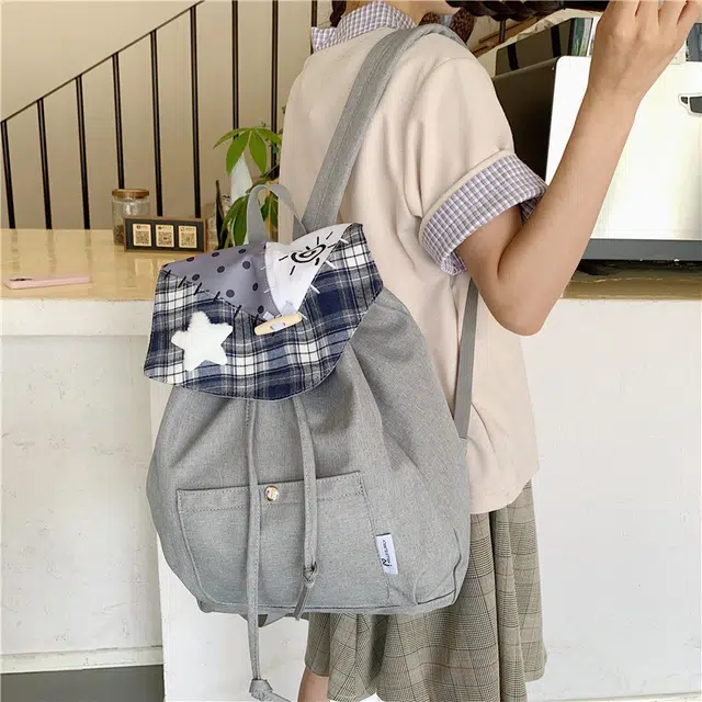 蔻蒂熊 高颜值时尚高中生书包女孩外出休闲旅行小背包初中生出游包大学生斜挎包 尼龙布 双肩包 常规 灰色/黑色