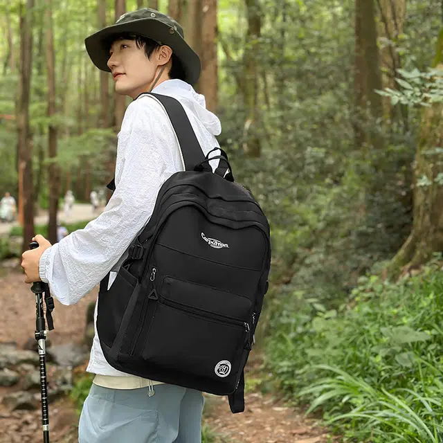 蔻蒂熊 高颜值轻便休闲背包初中高中生设计感大容量学生书包时尚简约百搭 涤纶 双肩包 常规 青少年 白色/黑色/红色/咖啡色/绿色