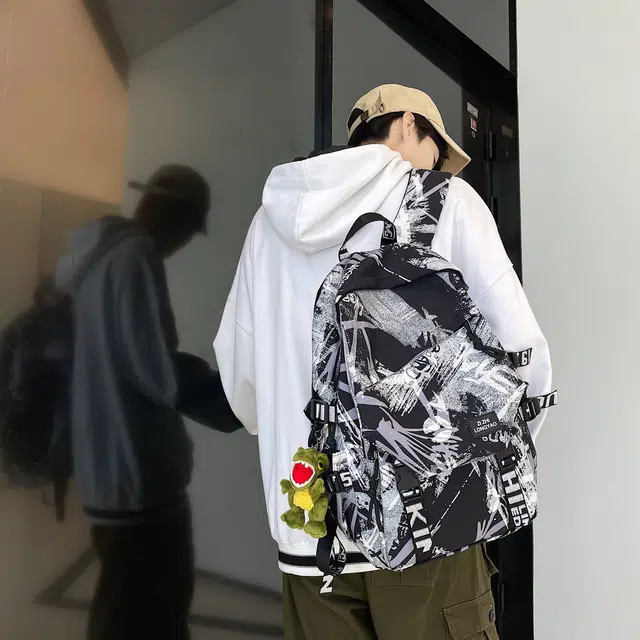 蔻蒂熊  高中生书包男大容量结实耐用防水耐脏高颜值轻便实用舒适透气 涤纶 双肩包 常规 青少年 黑色/红色/绿色/蓝色