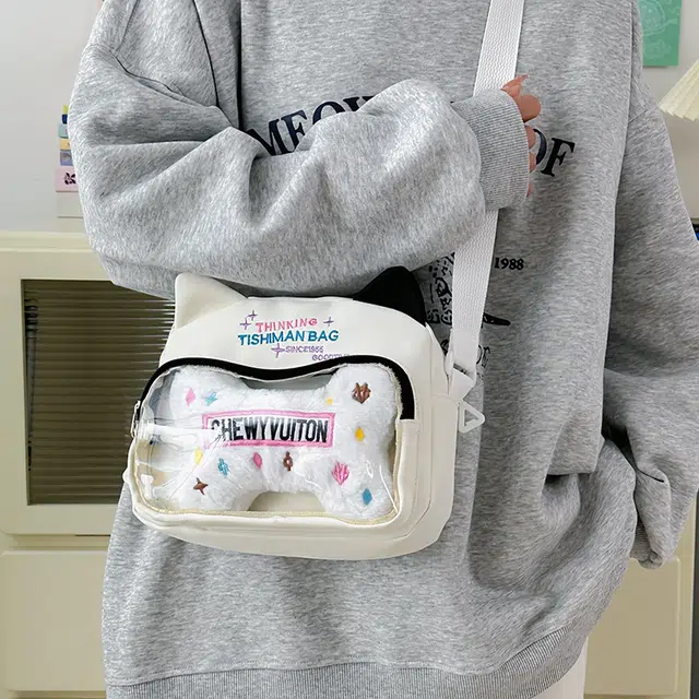 蔻蒂熊 可爱猫咪二次元透明斜挎包小包包高颜值女学生包痛包娃包 尼龙布 双肩包 常规 白色/粉色/紫色/黄色