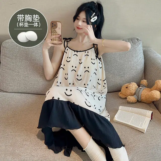 莫代尔 舒适亲肤高透气自带胸垫防凸点简约耐穿不易变形个性印花木耳边点缀吊带裙居家休闲可外穿睡裙 女款