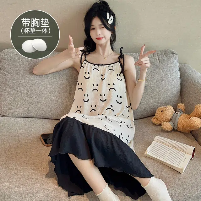 莫代尔 舒适亲肤高透气自带胸垫防凸点简约耐穿不易变形个性印花木耳边点缀吊带裙居家休闲可外穿睡裙 女款