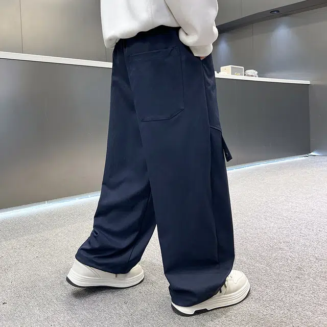 俞兆林 男大童简约显高显瘦垂感宽松亲肤直筒工装休闲裤适中儿童运动裤 春秋 青少年