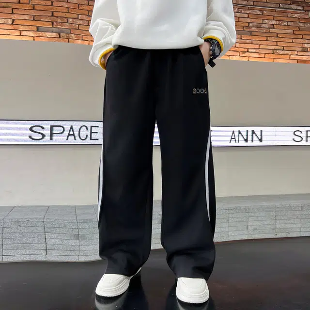 俞兆林 男大童潮范直筒卫裤户外健身跑步舒适亲肤适中儿童运动裤 春秋 青少年