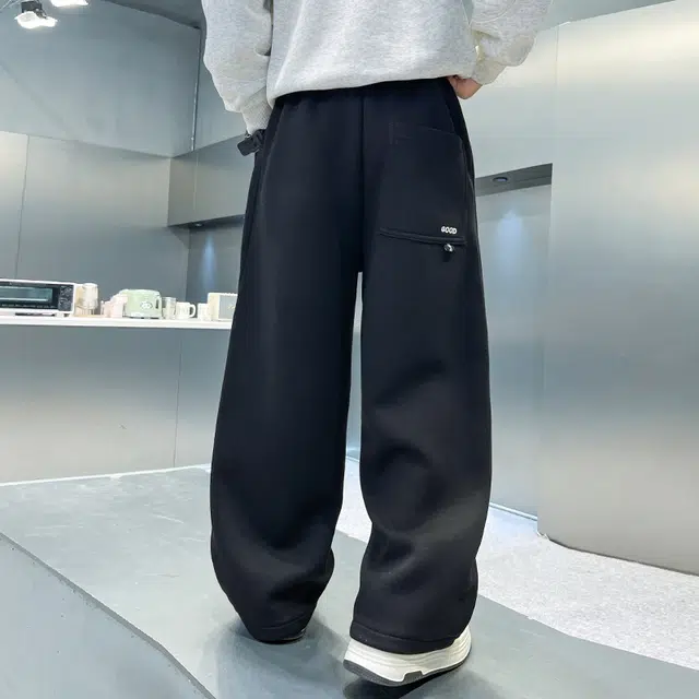 俞兆林 男大童卫裤潮范直筒户外健身跑步舒适亲肤适中儿童运动裤 春秋 青少年