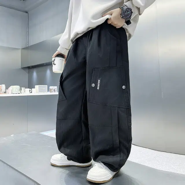 俞兆林 男大童工装潮范直筒户外健身跑步舒适亲肤简约纯色适中儿童运动裤 春秋 青少年