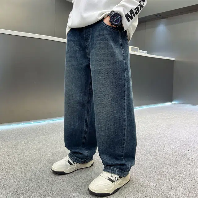 俞兆林牛仔裤 男大童酷帅纯色潮范直筒户外健身跑步舒适亲肤 青少年