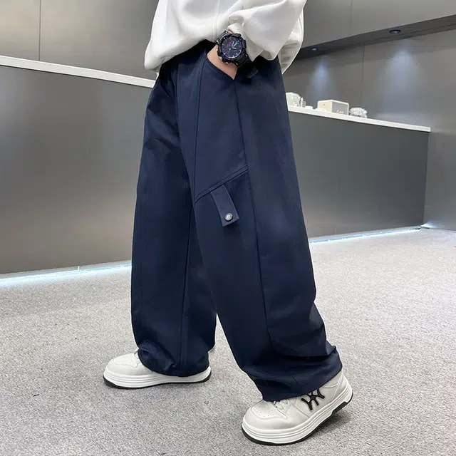 俞兆林 男大童简约显高显瘦垂感宽松亲肤直筒工装休闲裤适中儿童运动裤 春秋 青少年