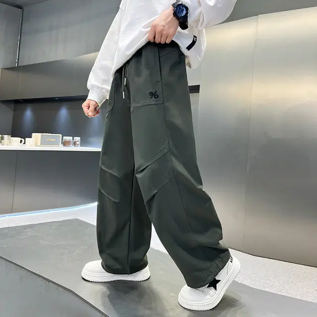俞兆林 简约纯色工装潮范直筒户外健身跑步舒适亲肤透气适中儿童运动裤 春秋 青少年