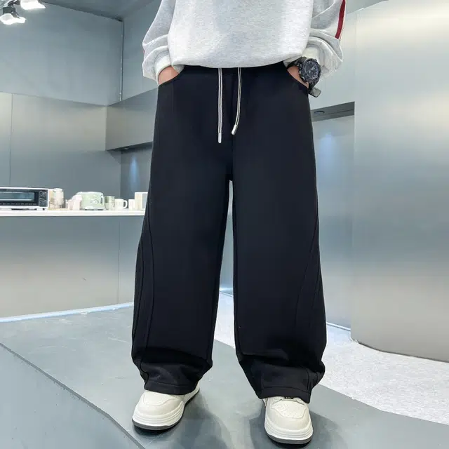 俞兆林 男大童卫裤潮范直筒户外健身跑步舒适亲肤适中儿童运动裤 春秋 青少年