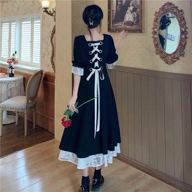 水中花 法式复古宫廷赫本风微胖女生苹果梨形身材多巴胺收腰显瘦绷带蕾丝高级感穿搭纯色简约短袖连衣裙 女款