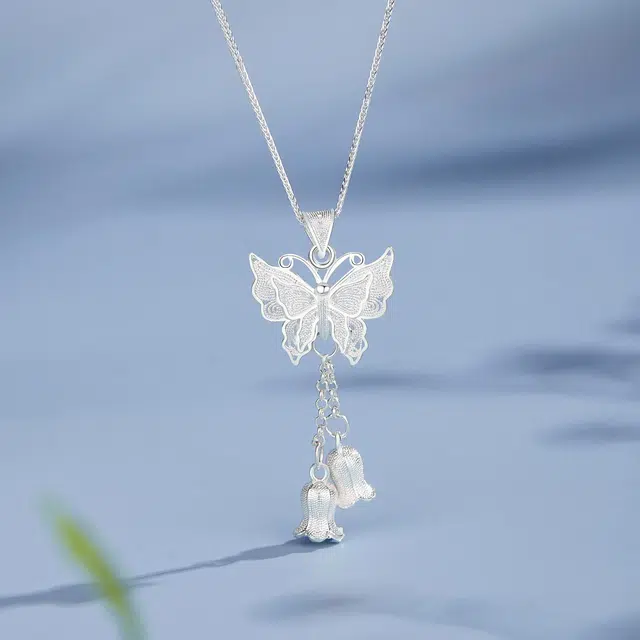 CUTE DAME 990