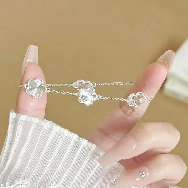 S999 CUTE DAME INS