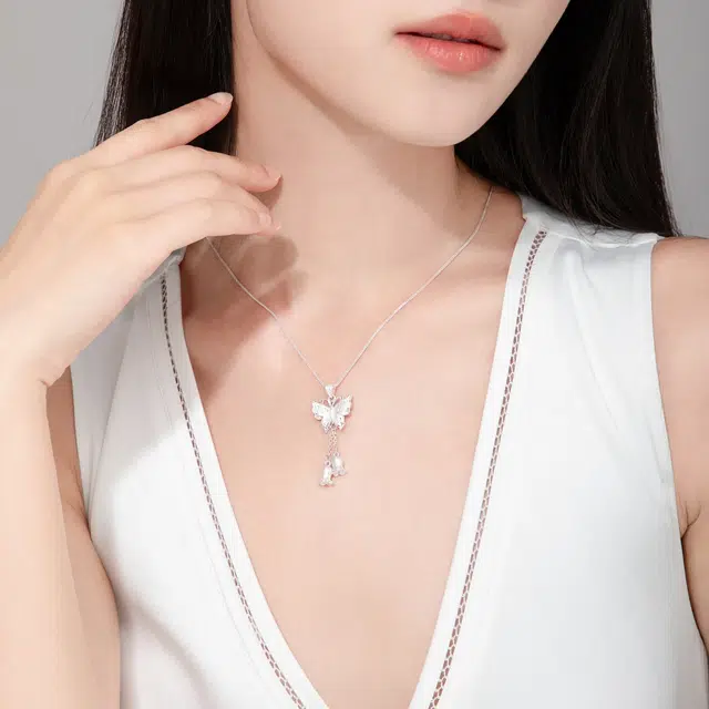 CUTE DAME 990