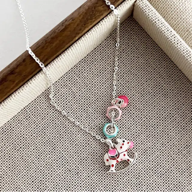 CUTE DAME S990