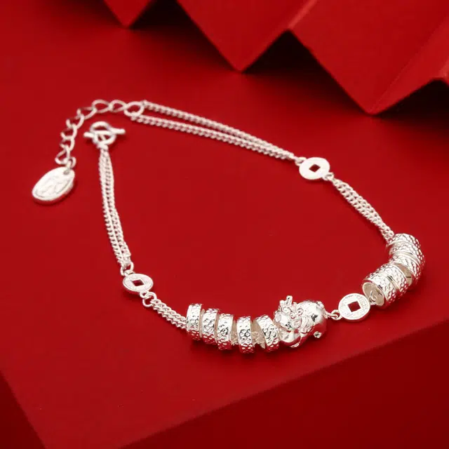 S990 CUTE DAME
