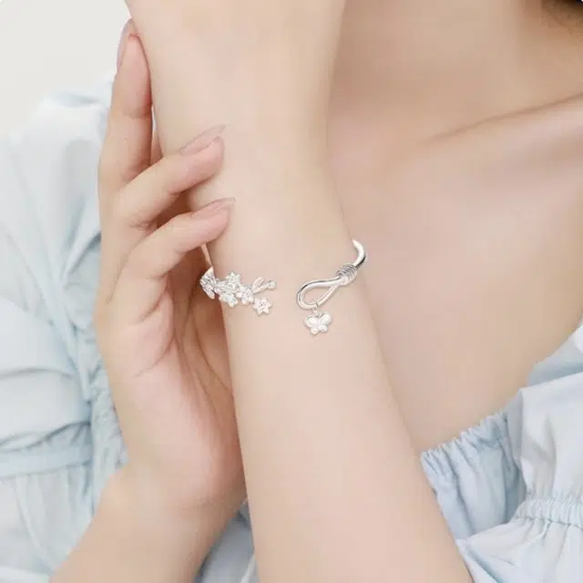 CUTE DAME S999