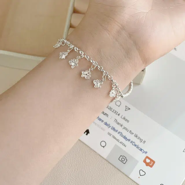 S990 CUTE DAME
