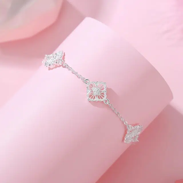 CUTE DAME S990