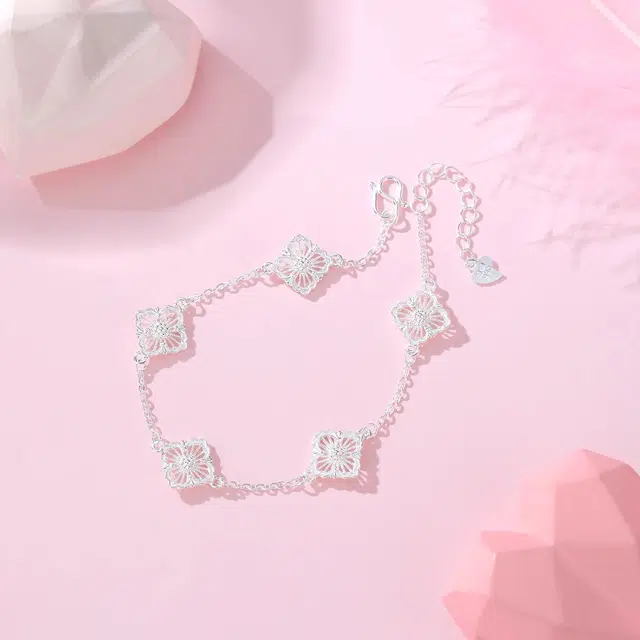 CUTE DAME S990