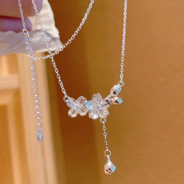 CUTE DAME S990
