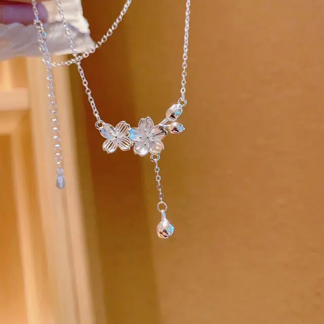 CUTE DAME S990