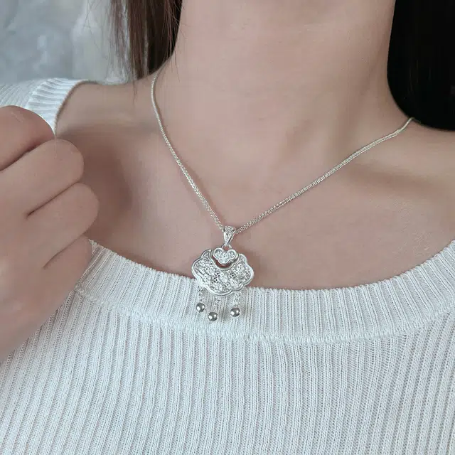 CUTE DAME S999